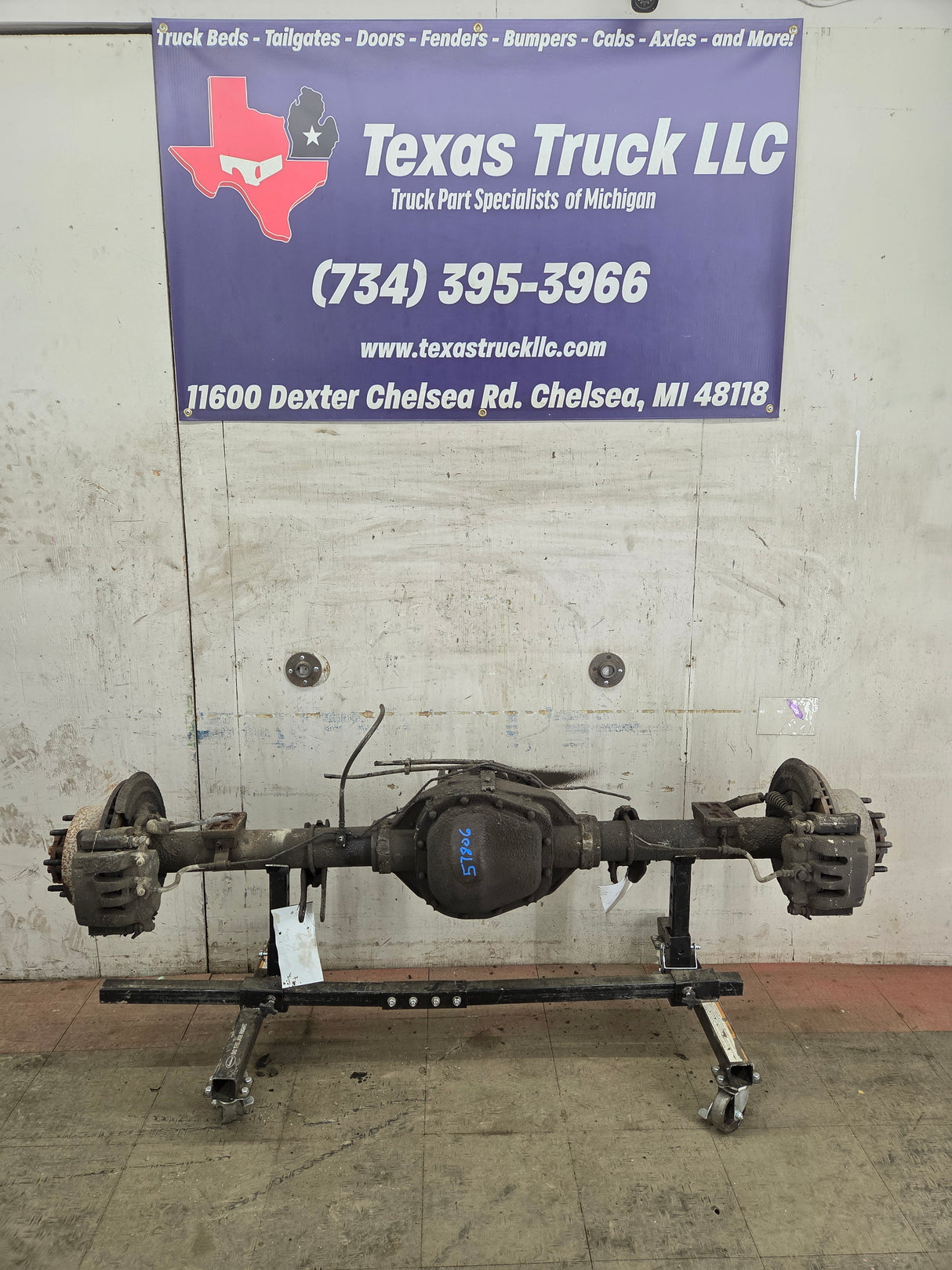2011-2012 Ford Super Duty F250 F350 Rear Axle 3.73 Gear Ratio Rear End 156K miles