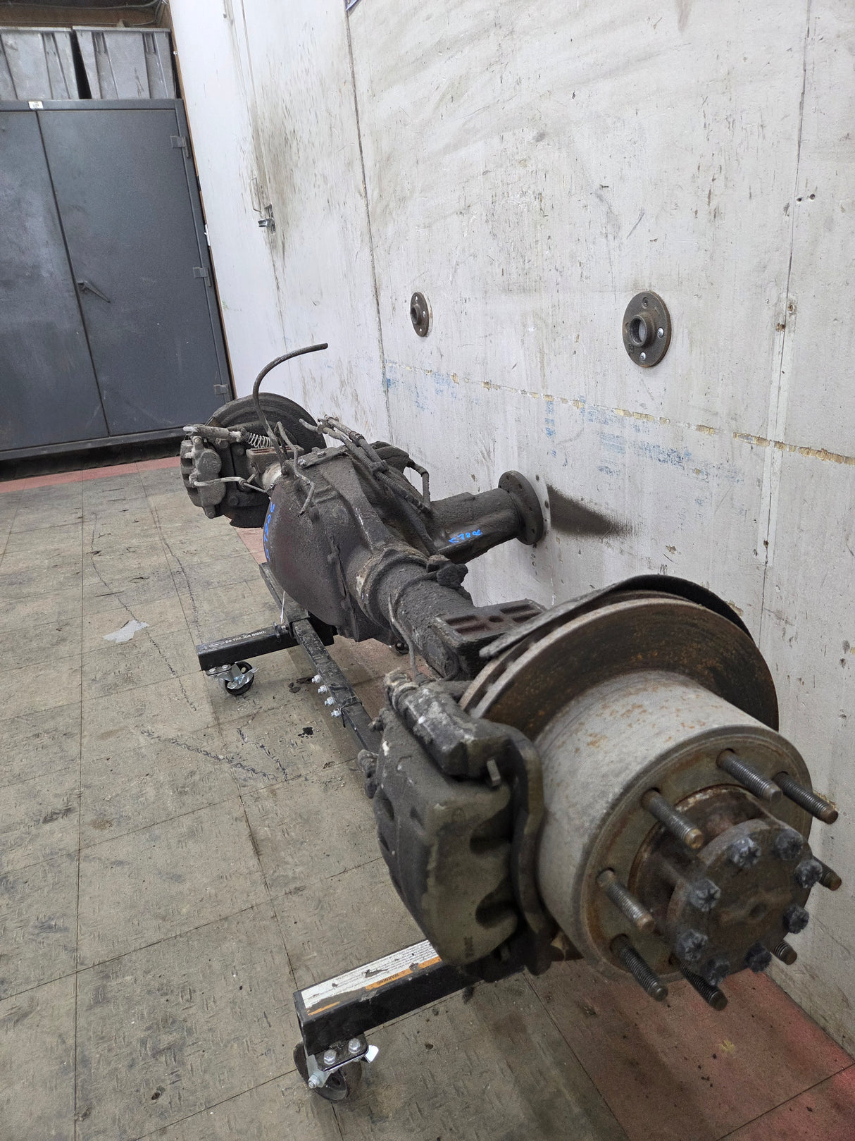 2011-2012 Ford Super Duty F250 F350 Rear Axle 3.73 Gear Ratio Rear End 156K miles