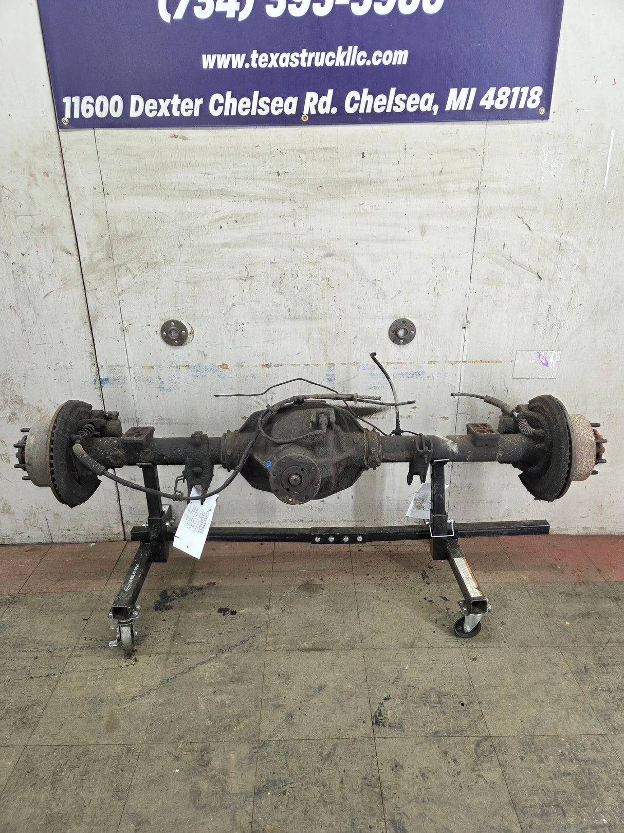 2011-2012 Ford Super Duty F250 F350 Rear Axle 3.73 Gear Ratio Rear End 156K miles