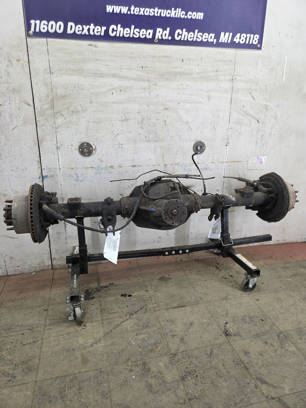2011-2012 Ford Super Duty F250 F350 Rear Axle 3.73 Gear Ratio Rear End 156K miles