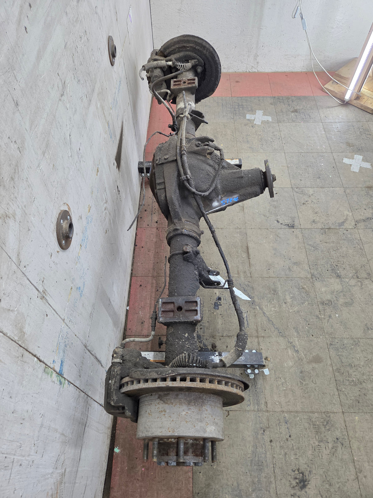 2011-2012 Ford Super Duty F250 F350 Rear Axle 3.73 Gear Ratio Rear End 156K miles