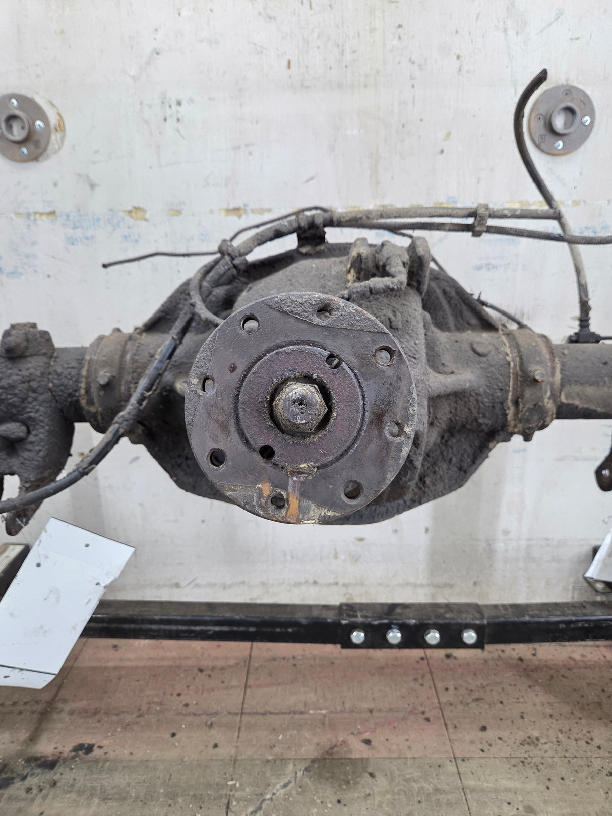 2011-2012 Ford Super Duty F250 F350 Rear Axle 3.73 Gear Ratio Rear End 156K miles