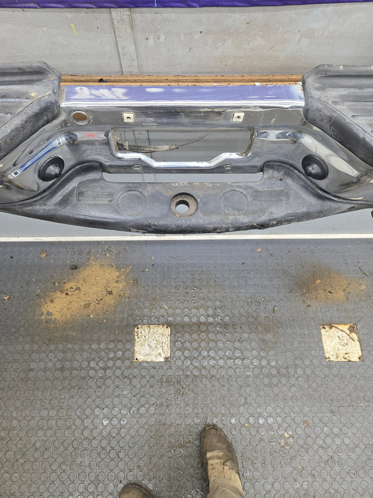 1999-2007 Ford Super Duty F250 F350 F450 F550 Rear Bumper