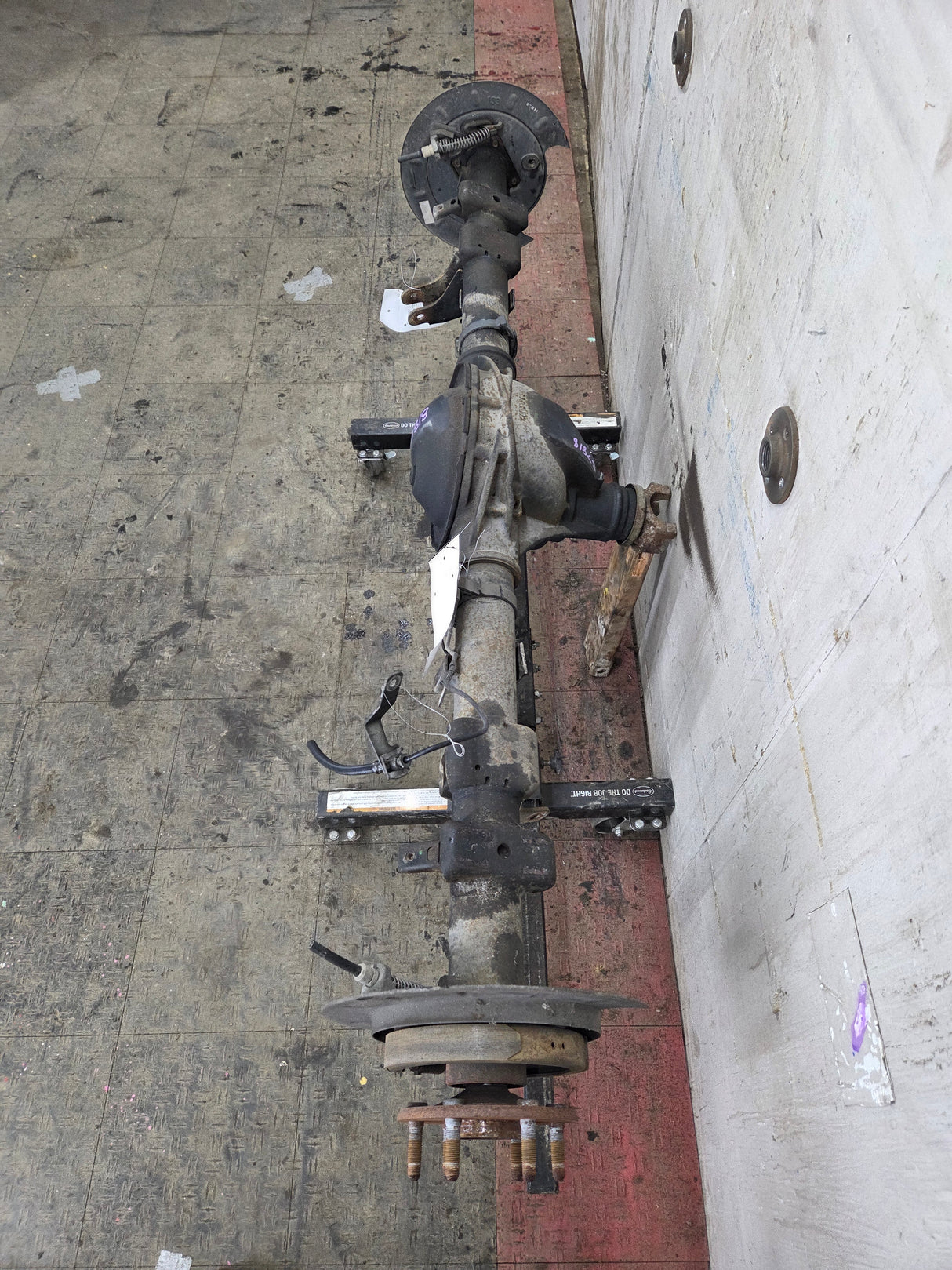 2009-2013 Chevrolet Silverado GMC Sierra 1500 Rear Axle GU5 3.73 Gear Ratio 8.6" Ring Gear