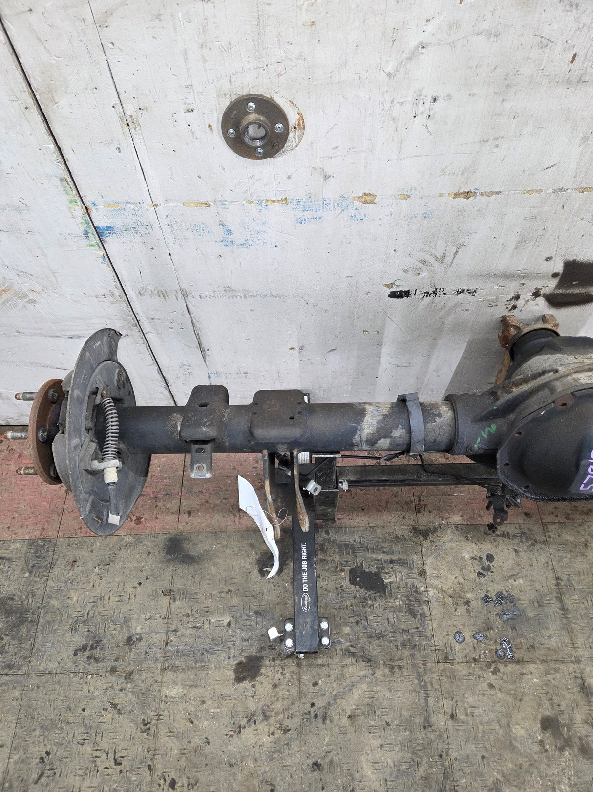 2009-2013 Chevrolet Silverado GMC Sierra 1500 Rear Axle GU5 3.73 Gear Ratio 8.6" Ring Gear