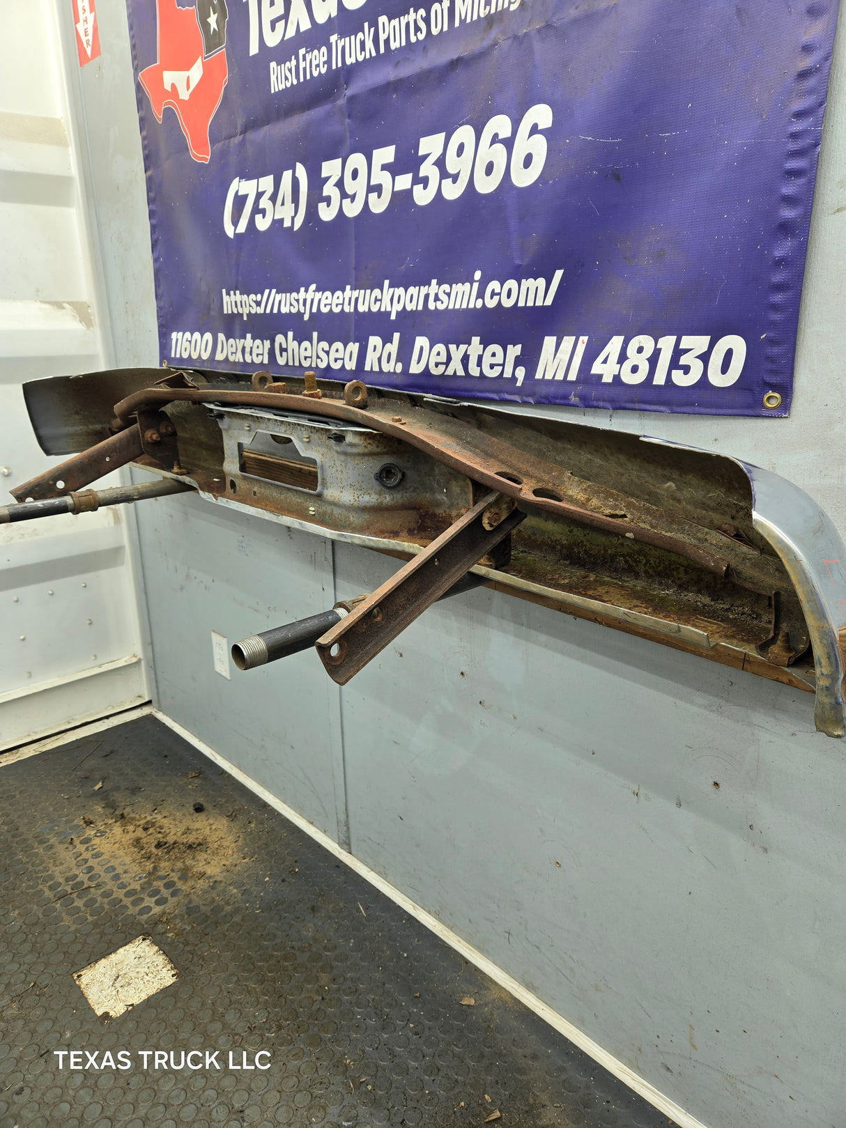 1999-2007 Ford Super Duty F250 F350 F450 F550 Rear Bumper