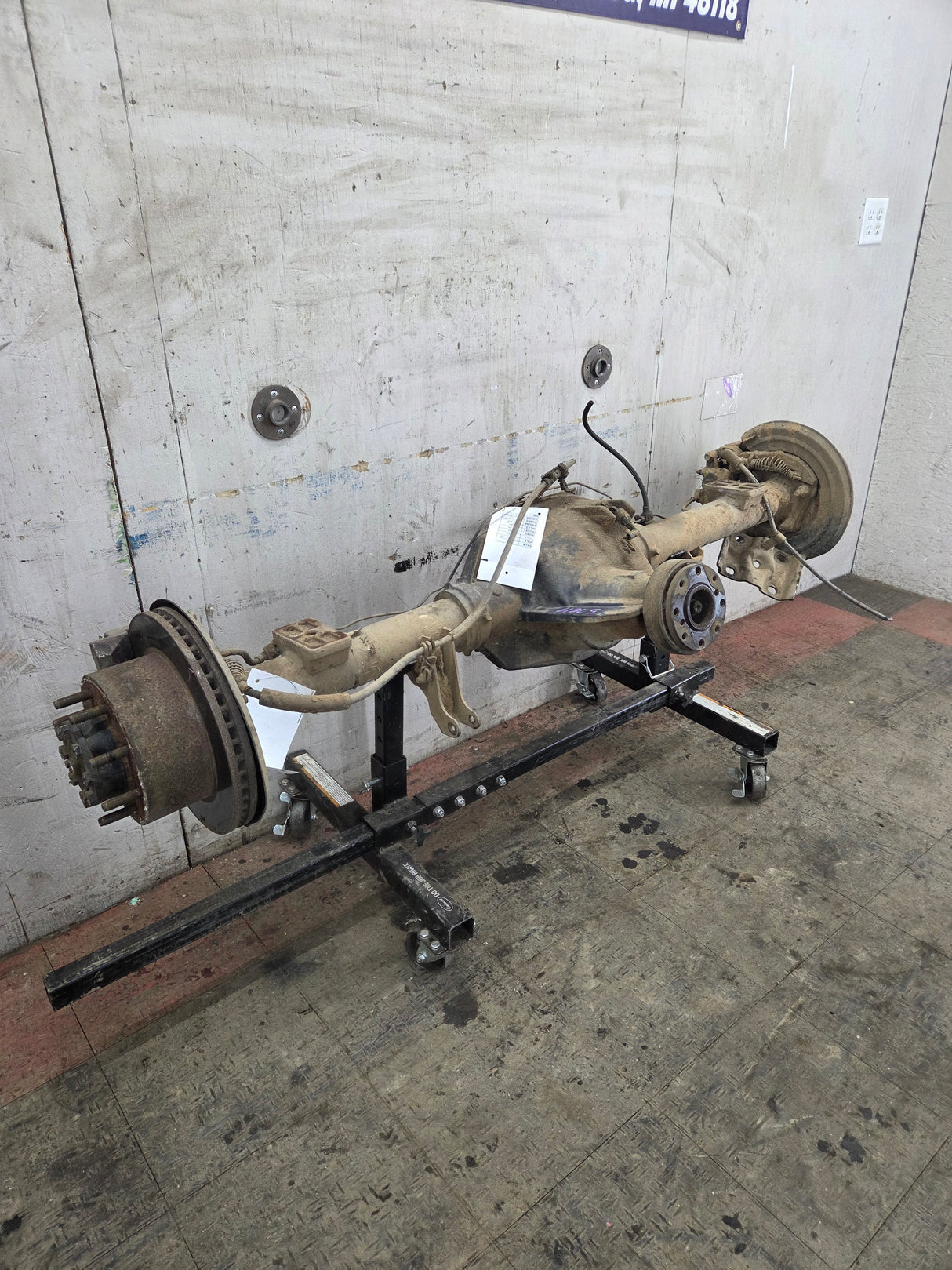 2008-2010 Ford Super Duty F250 F350 SRW Rear Axle Limited Slip 3.73 Gear Ratio