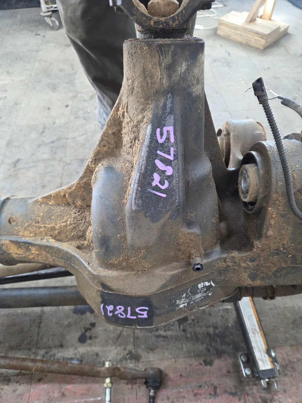 2005-2010 Ford Super Duty F250 F350 FRONT Axle 3.73 SRW 428K miles