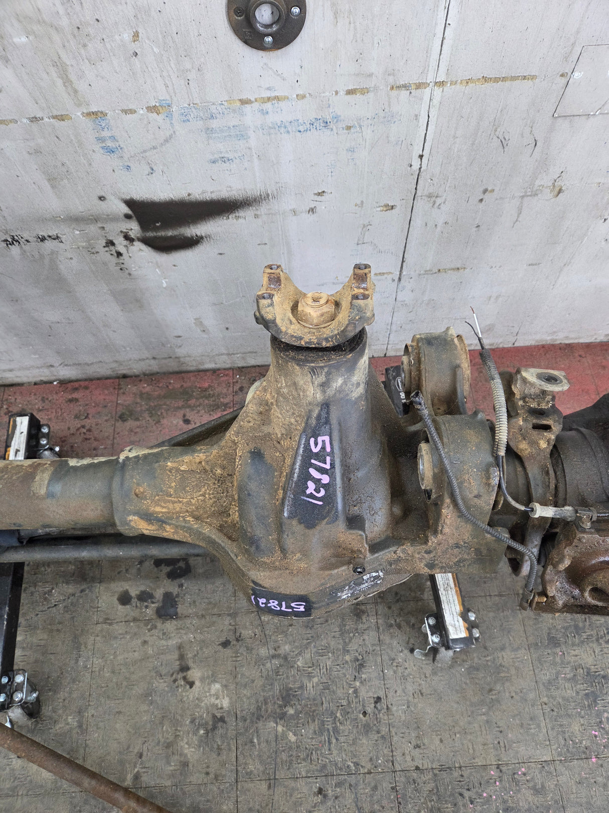 2005-2010 Ford Super Duty F250 F350 FRONT Axle 3.73 SRW 428K miles