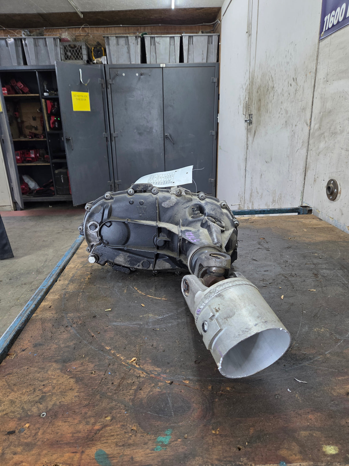 2008 Chevrolet Silverado GMC Sierra 2500HD 3500HD Floor Shift TRANSFER CASE 6L-90