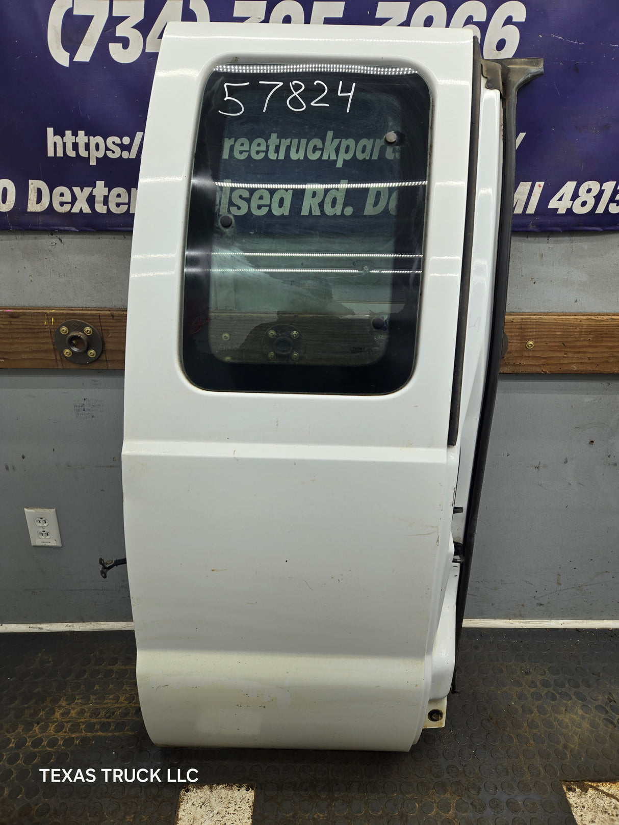 1999-2007 Ford Super Duty F250 F350 F450 F550 RH Extended Cab Passenger Rear Door