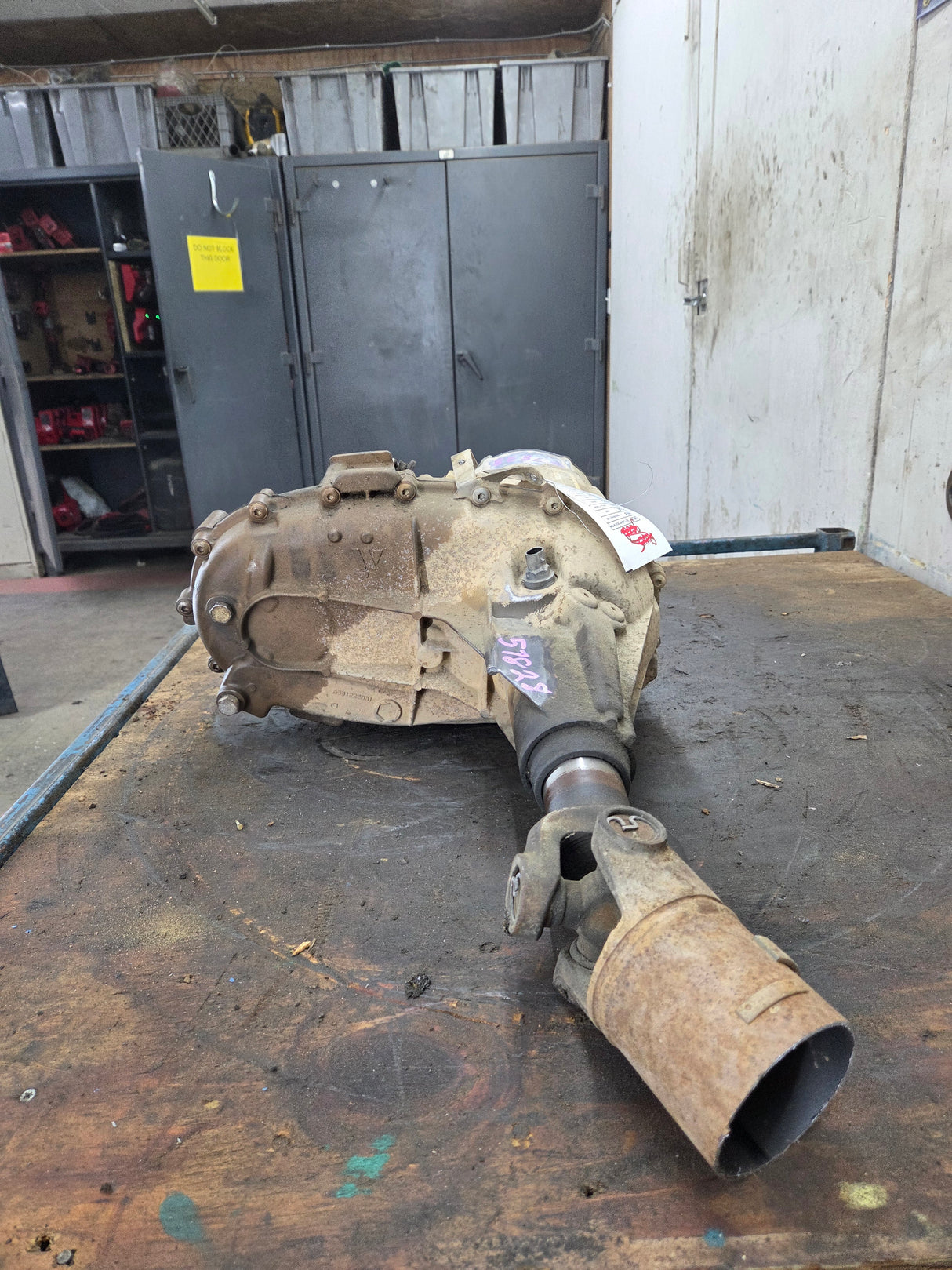 2008 Chevrolet Silverado GMC Sierra 2500HD 3500HD Floor Shift TRANSFER CASE 6L-90