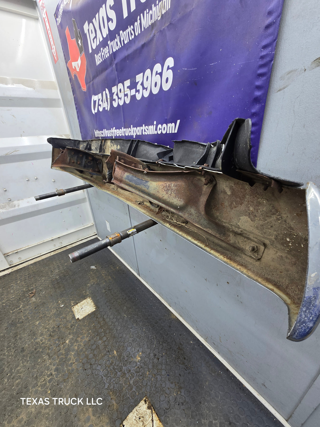 1983-1991 Chevrolet Silverado / GMC Sierra Square Body Front Bumper W/O Impact Strip