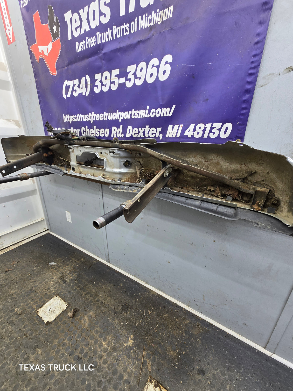1999-2007 Ford Super Duty F250 F350 F450 F550 Rear Bumper