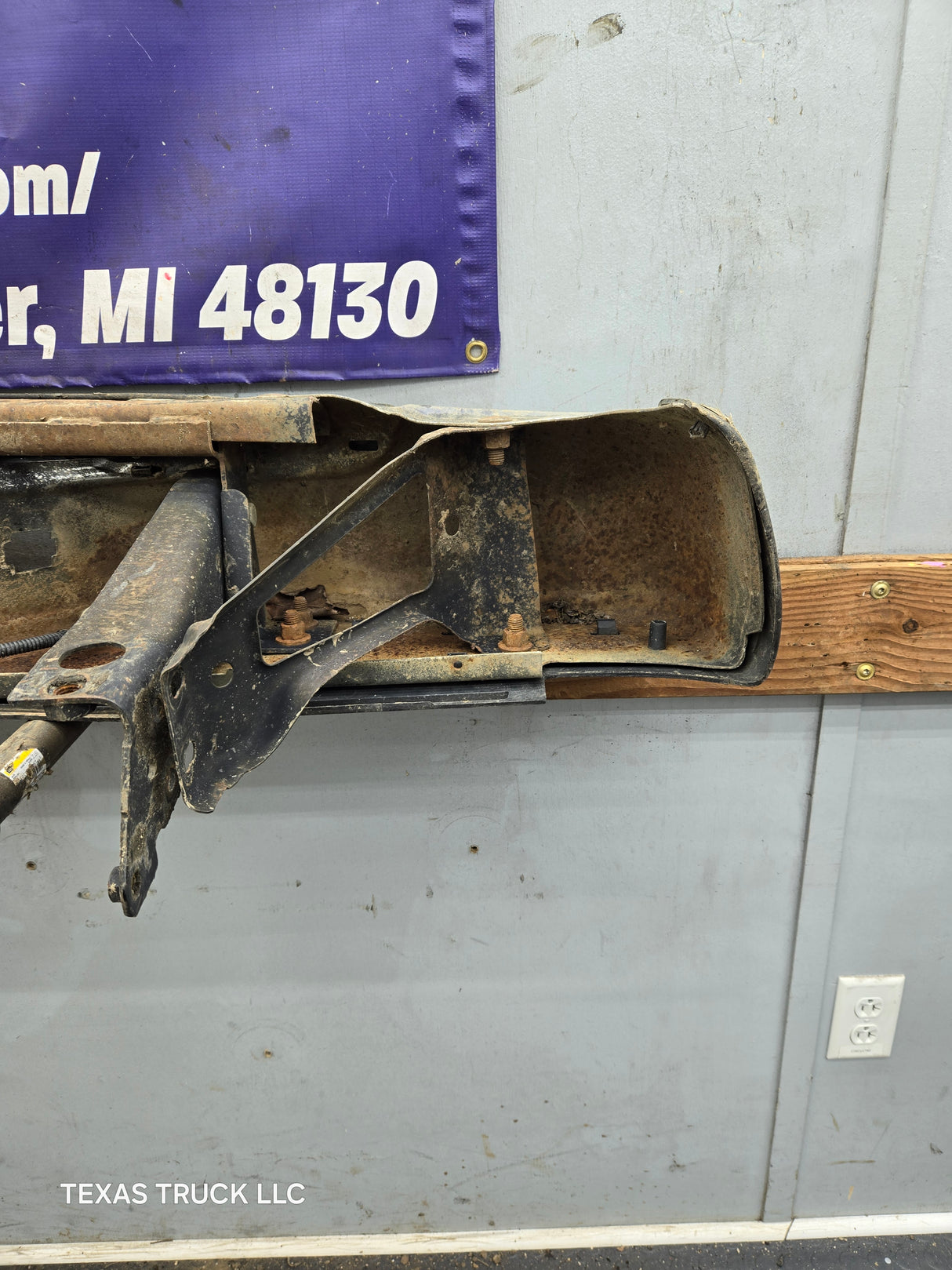 1999-2007 Chevrolet Silverado / GMC Sierra 1500 Rear Bumper