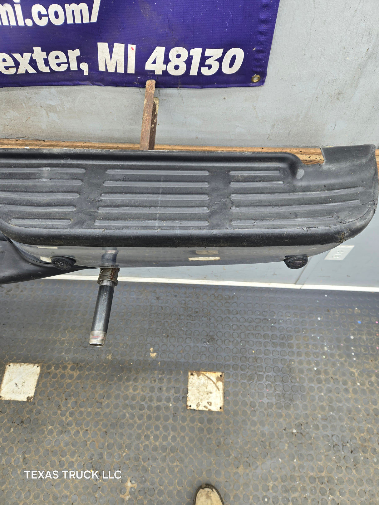 1999-2007 Ford Super Duty F250 F350 F450 F550 Rear Bumper