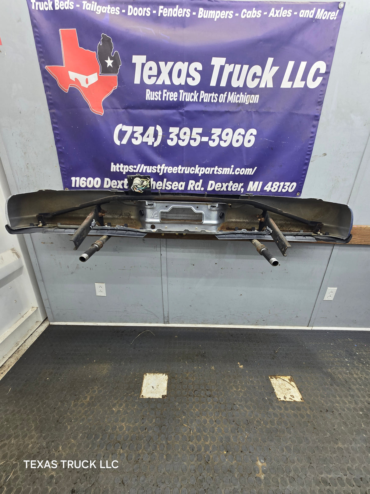 1999-2007 Ford Super Duty F250 F350 F450 F550 Rear Bumper