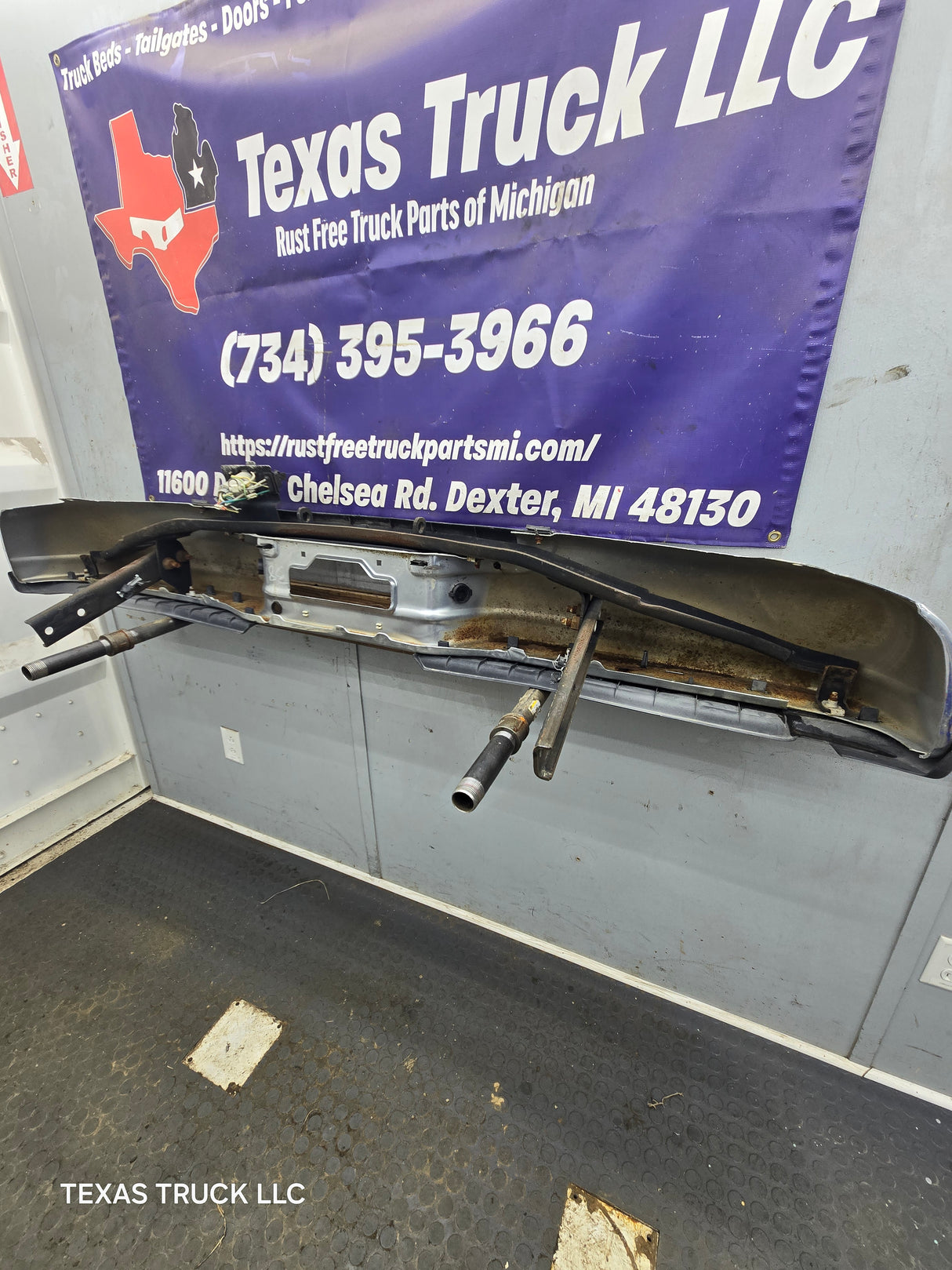 1999-2007 Ford Super Duty F250 F350 F450 F550 Rear Bumper