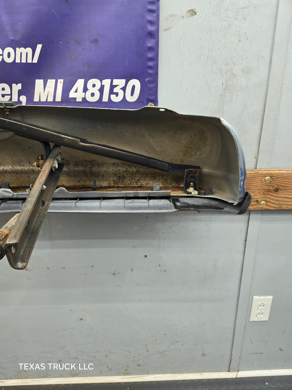 1999-2007 Ford Super Duty F250 F350 F450 F550 Rear Bumper