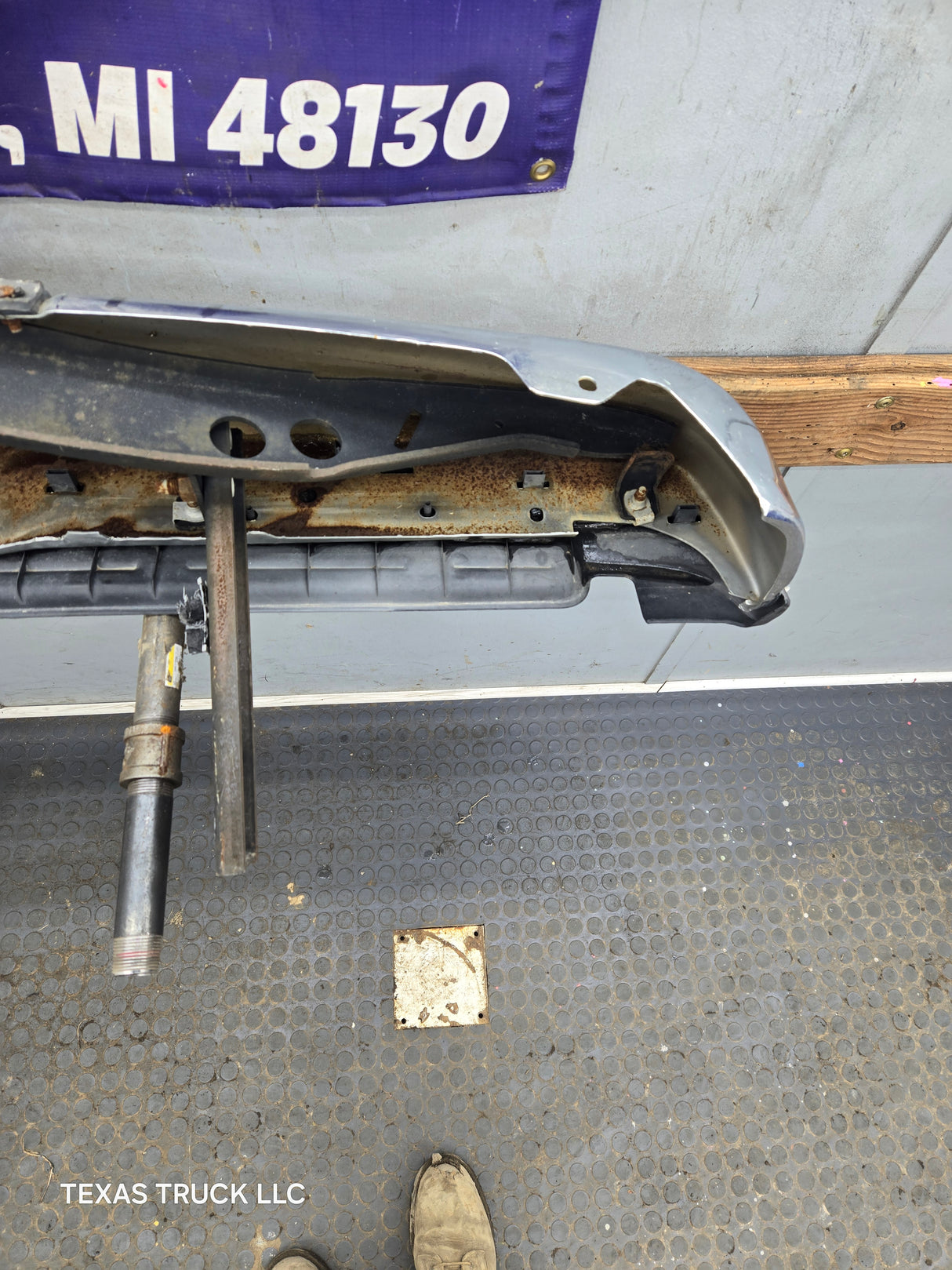 1999-2007 Ford Super Duty F250 F350 F450 F550 Rear Bumper