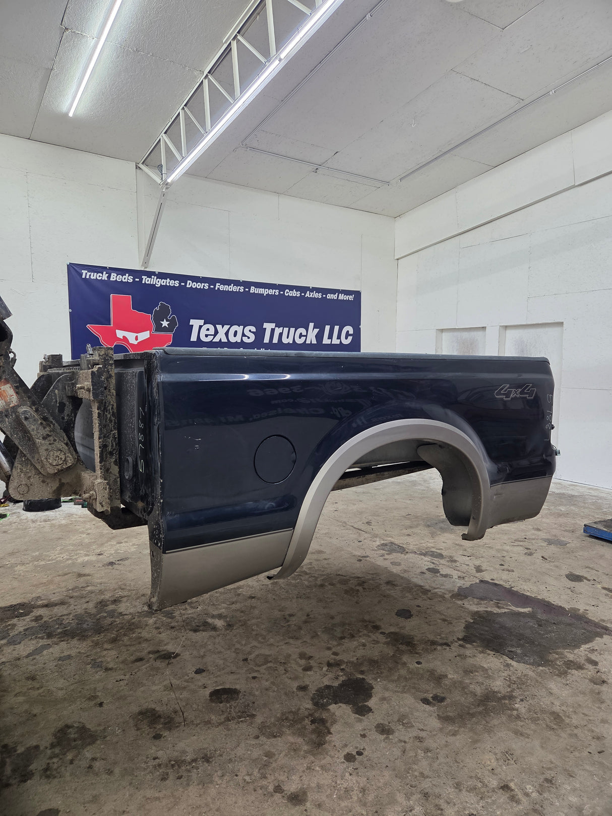 1999-2010 Ford Super Duty F250 F350 6' 9" Short Truck Bed