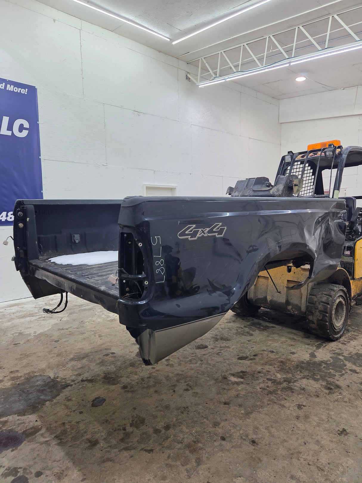 1999-2010 Ford Super Duty F250 F350 6' 9" Short Truck Bed