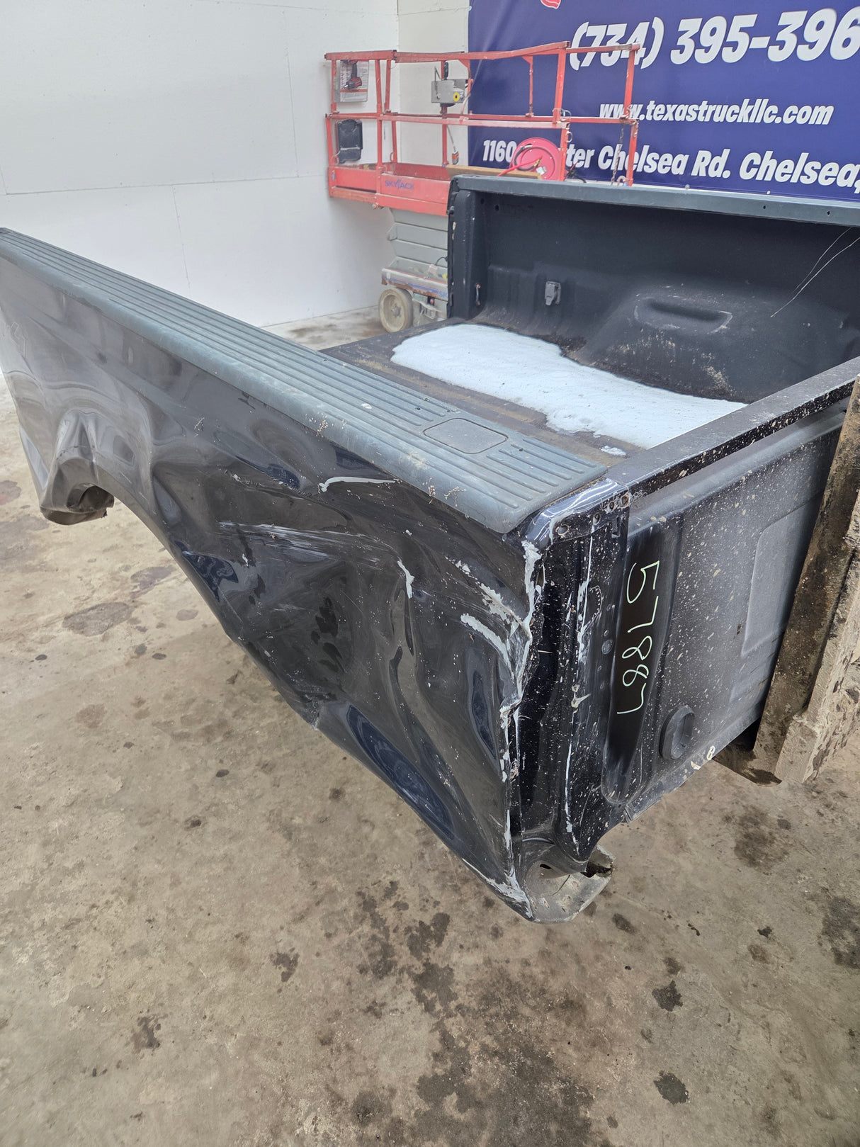 1999-2010 Ford Super Duty F250 F350 6' 9" Short Truck Bed