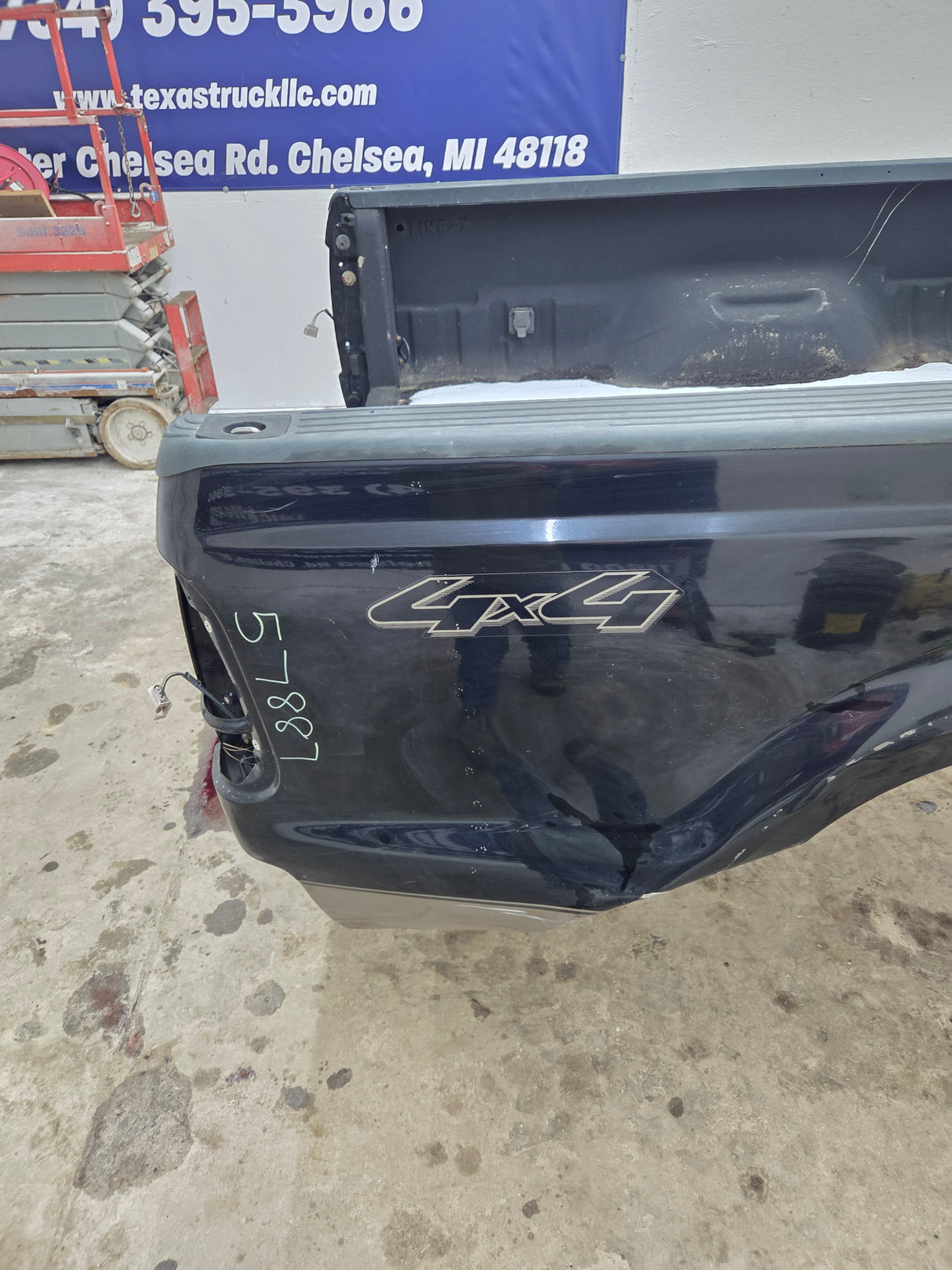 1999-2010 Ford Super Duty F250 F350 6' 9" Short Truck Bed