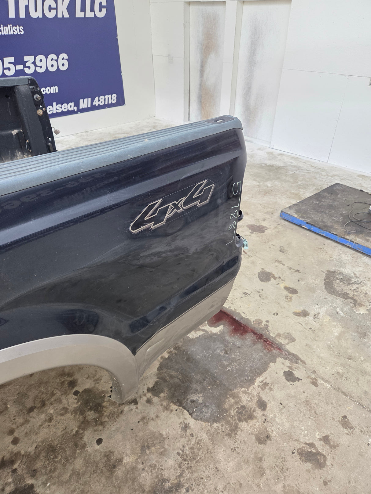 1999-2010 Ford Super Duty F250 F350 6' 9" Short Truck Bed