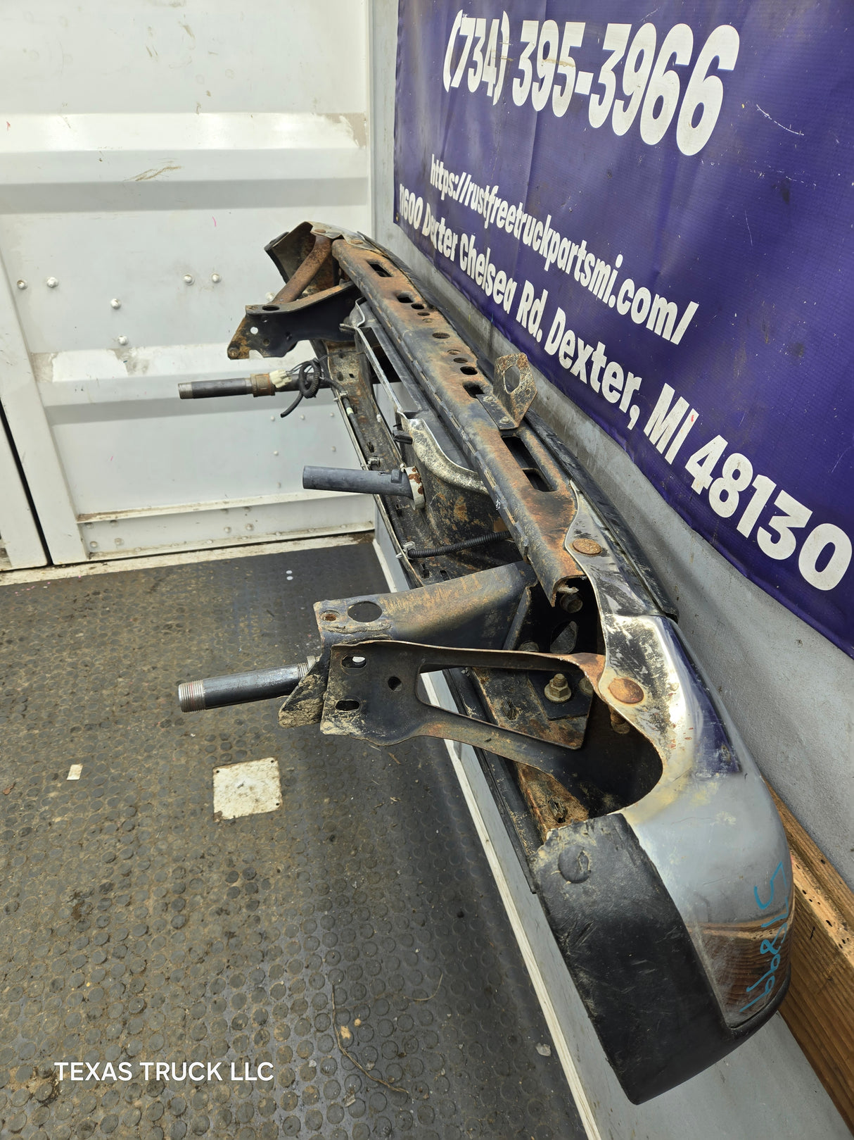 1999-2007 Chevrolet Silverado / GMC Sierra 1500 Rear Bumper