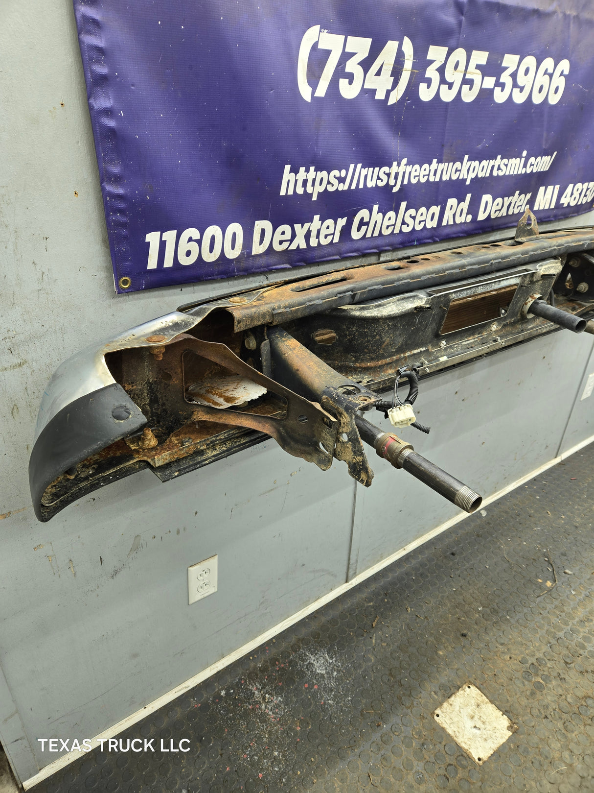 1999-2007 Chevrolet Silverado / GMC Sierra 1500 Rear Bumper