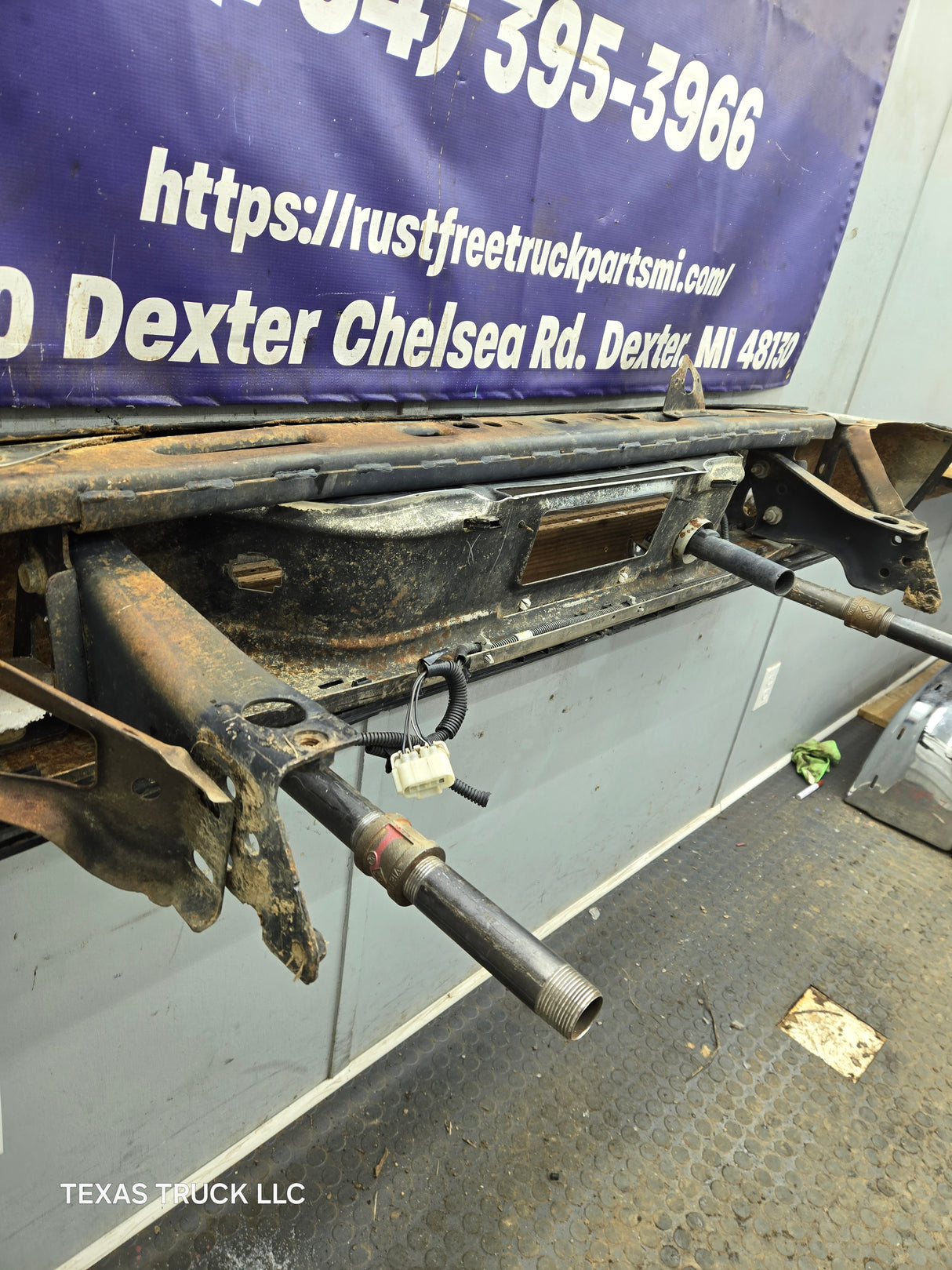 1999-2007 Chevrolet Silverado / GMC Sierra 1500 Rear Bumper