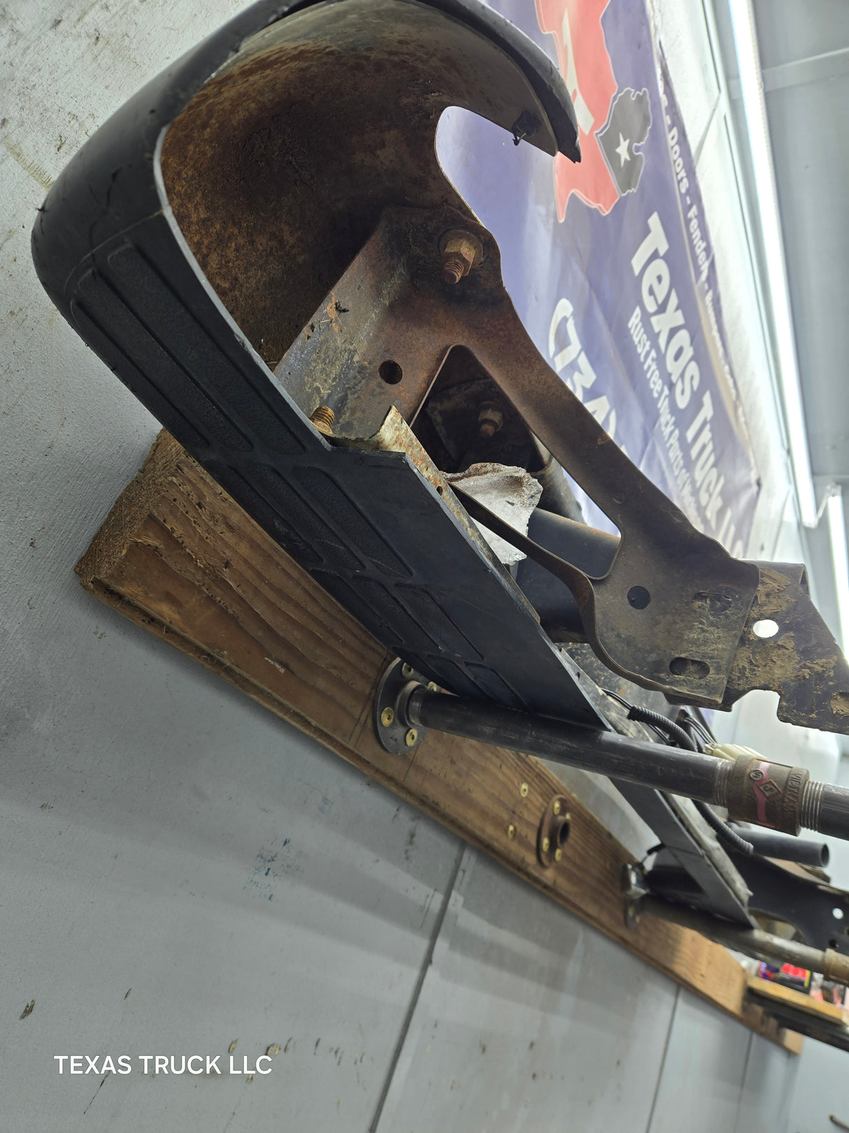 1999-2007 Chevrolet Silverado / GMC Sierra 1500 Rear Bumper