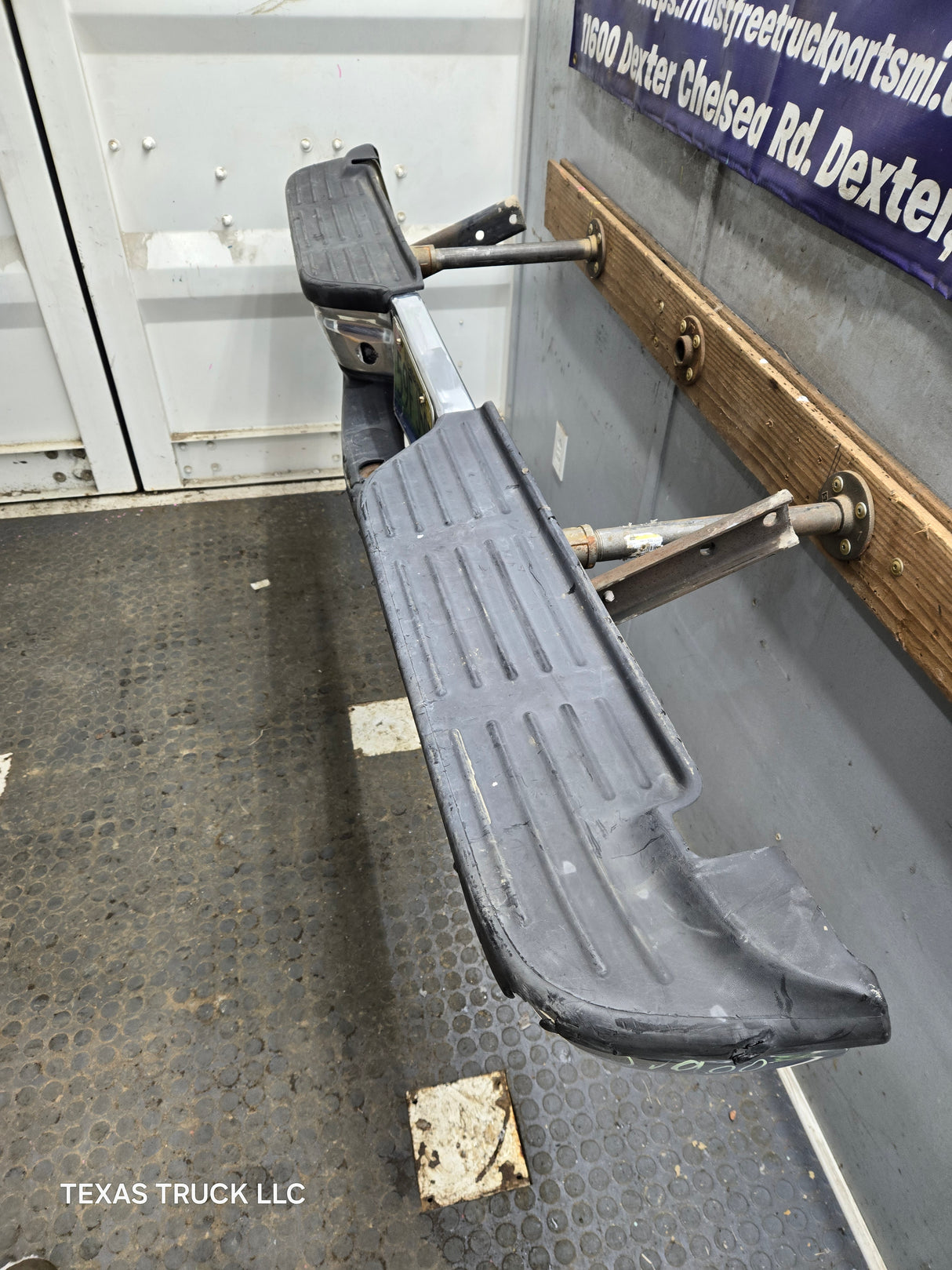 1999-2007 Ford Super Duty F250 F350 F450 F550 Rear Bumper
