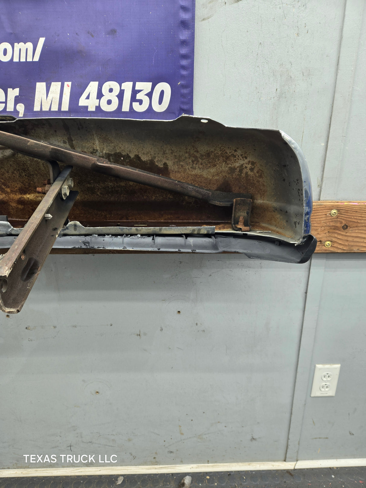 1999-2007 Ford Super Duty F250 F350 F450 F550 Rear Bumper