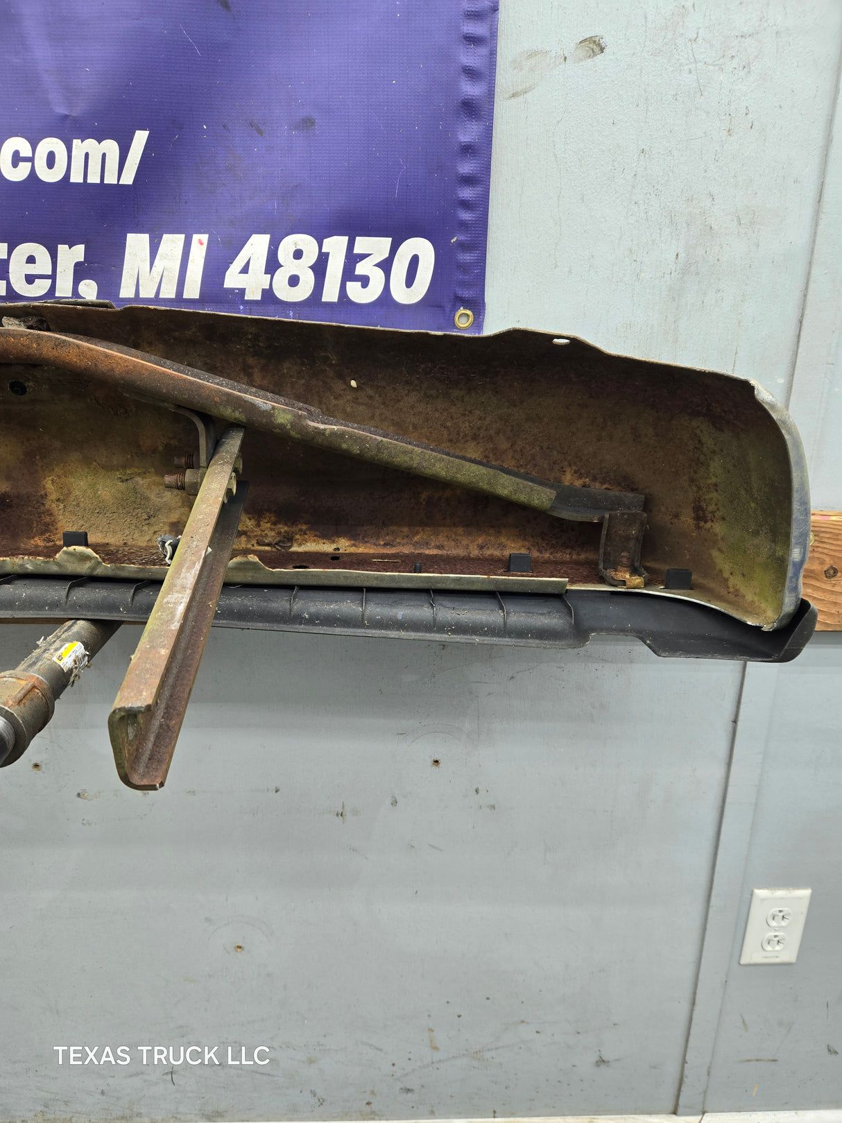 1999-2007 Ford Super Duty F250 F350 F450 F550 Rear Bumper