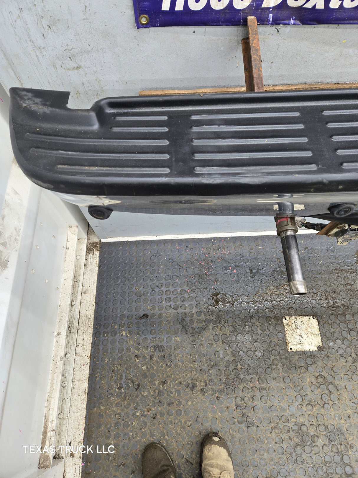 1999-2007 Ford Super Duty F250 F350 F450 F550 Rear Bumper
