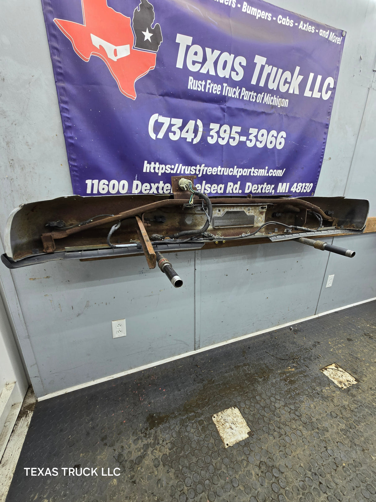 1999-2007 Ford Super Duty F250 F350 F450 F550 Rear Bumper