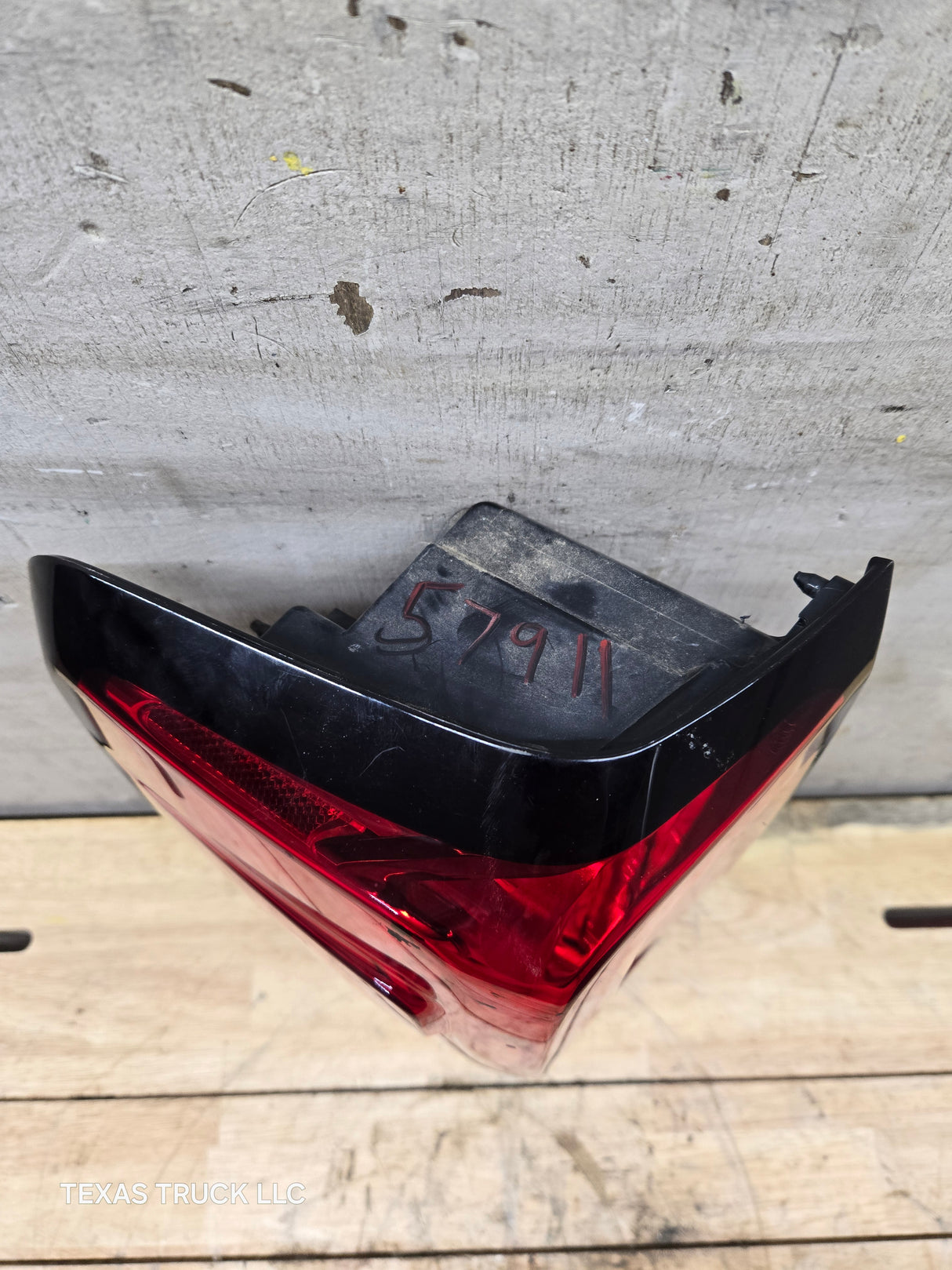2019-2025 GMC Sierra 1500 2500 3500 HD LH Driver Side Tail Light 84760017