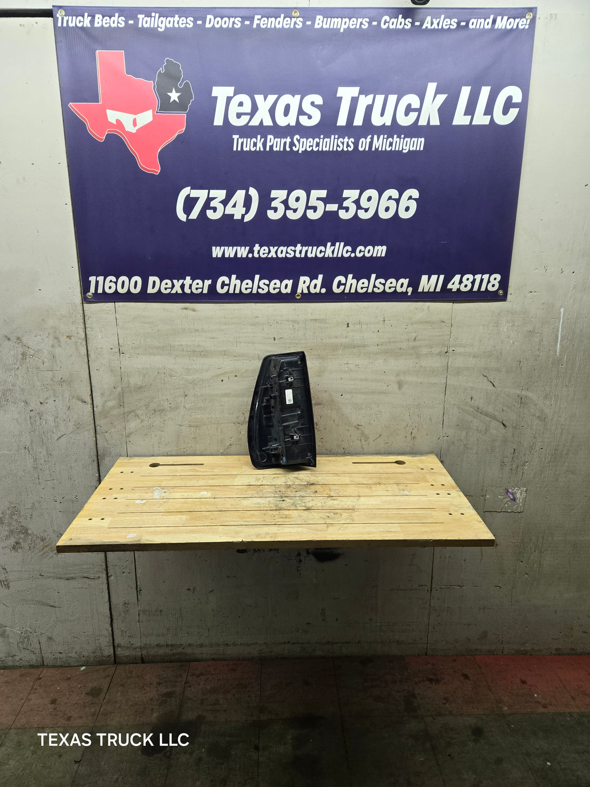 2019-2025 GMC Sierra 1500 2500 3500 HD LH Driver Side Tail Light 84760017