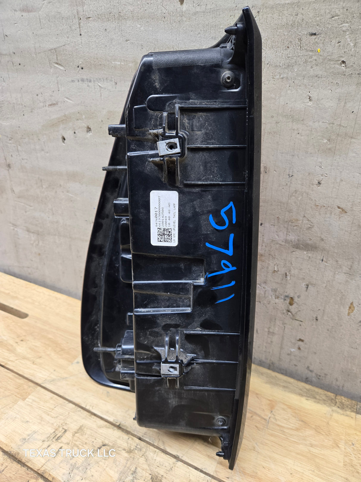 2019-2025 GMC Sierra 1500 2500 3500 HD LH Driver Side Tail Light 84760017