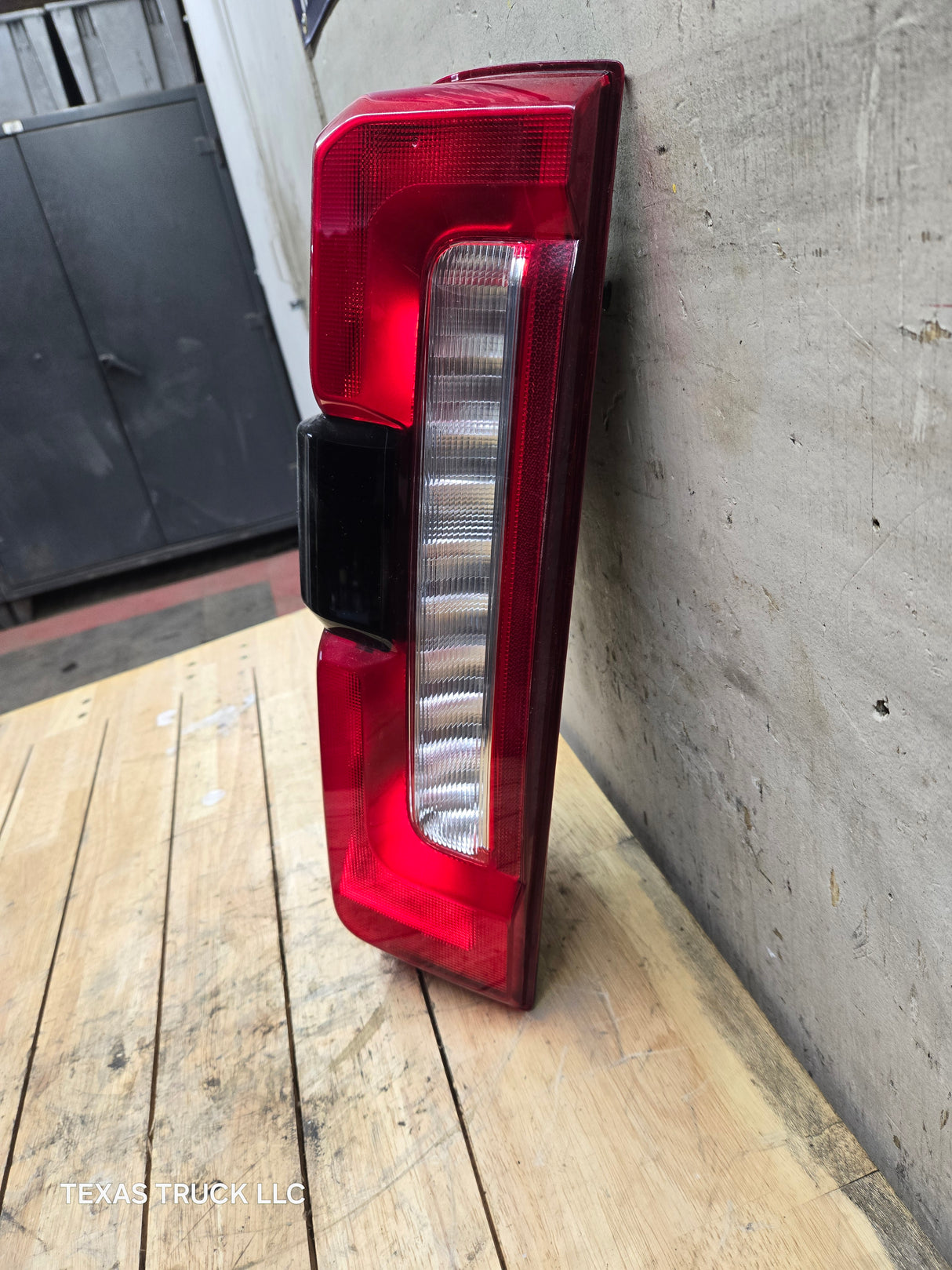 2023-2026 Ford Super Duty F250 F350 F450 LH Driver Side Incandescent Tail Light With Bliss PC3B-13B505-BK