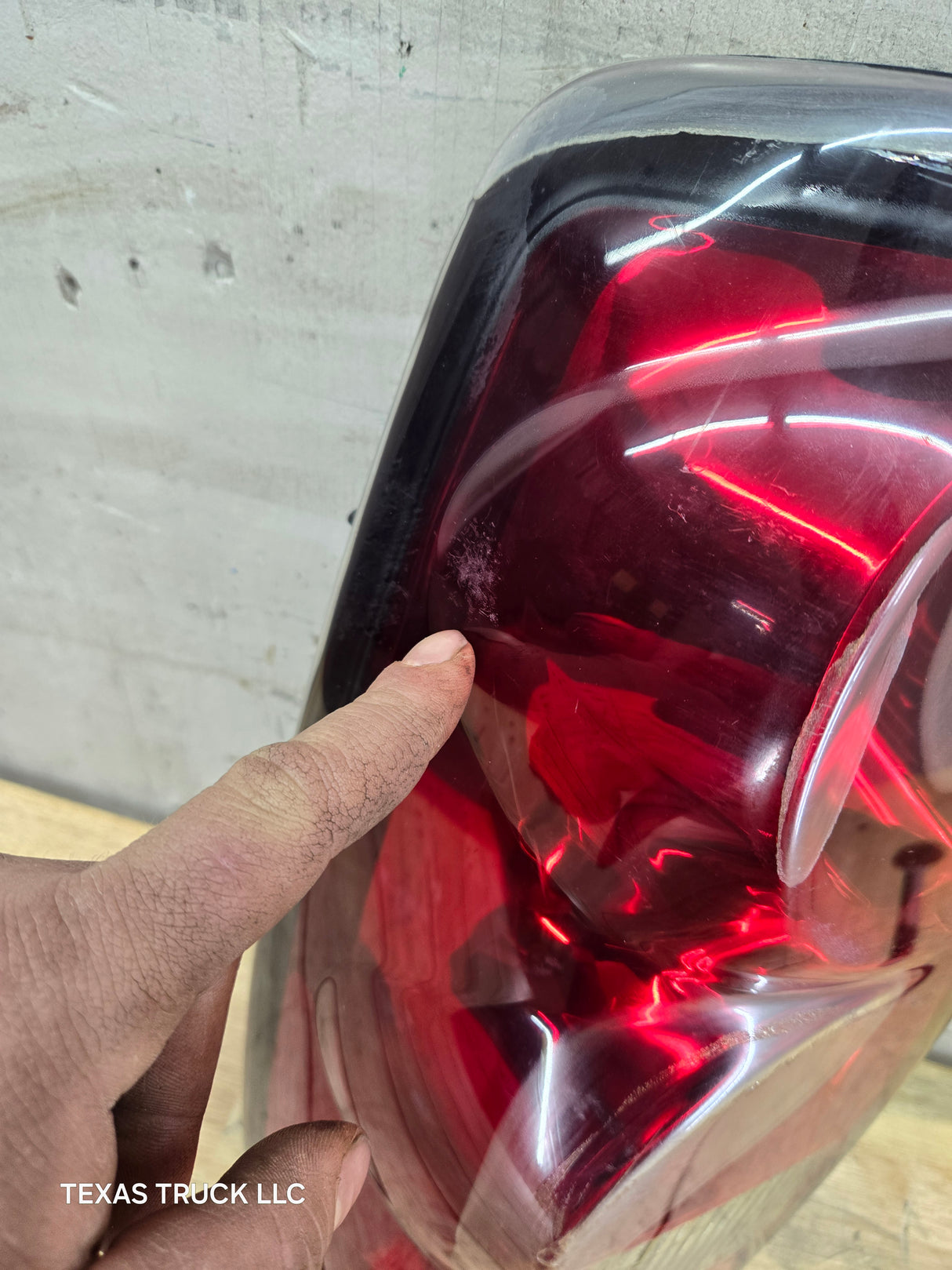 2003-2007 Chevrolet Silverado 1500 2500 3500 HD LH Driver Side Tail Light