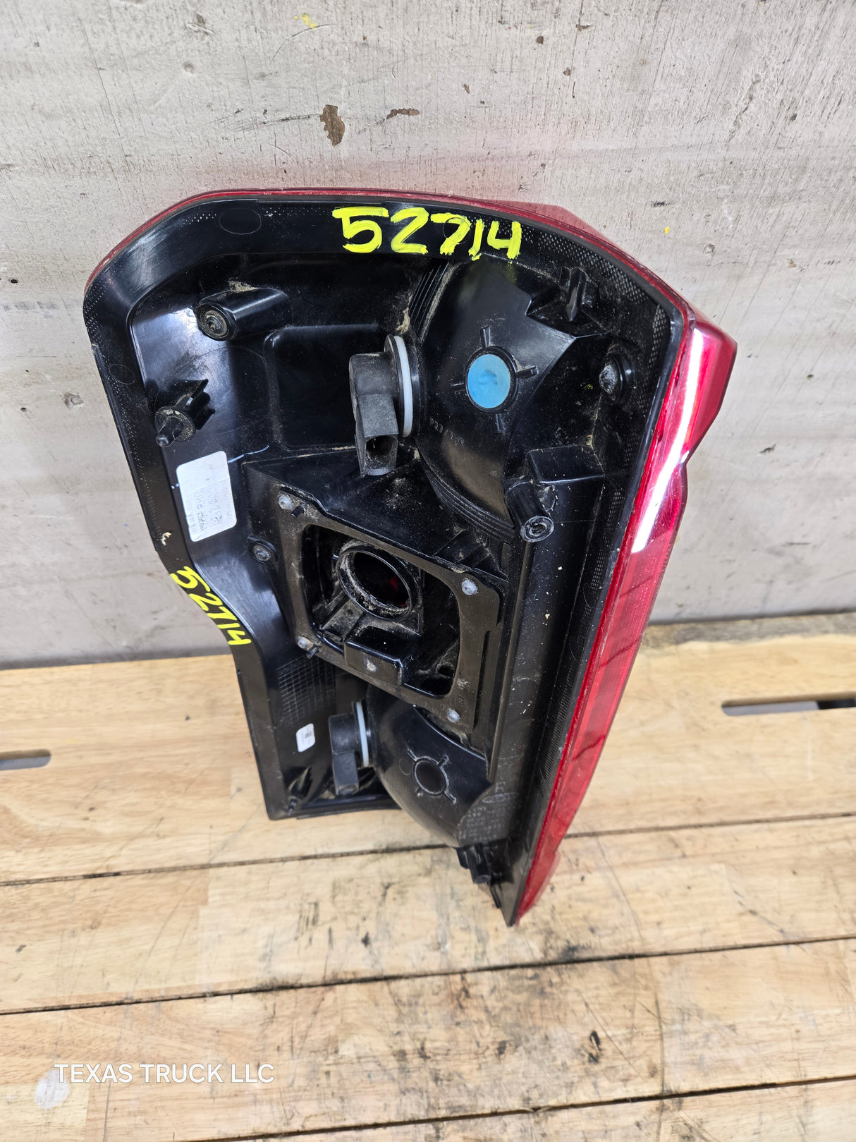 2023-2026 Ford Super Duty F250 F350 RH Incandescent Passenger Side Tail Light With Bliss PC3B-13B504-BH