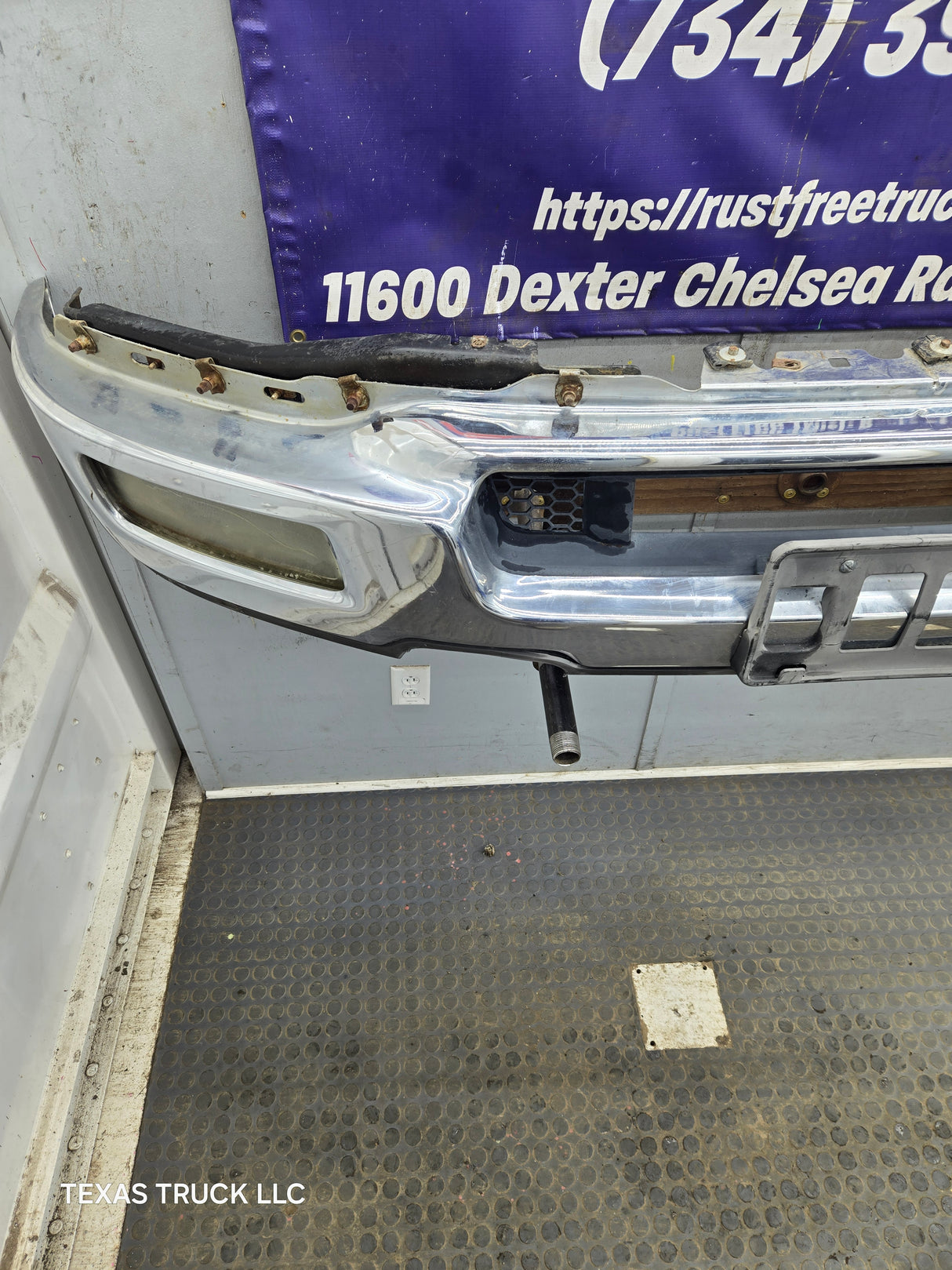 2004-2005 Ford F150 Front Bumper - Chrome