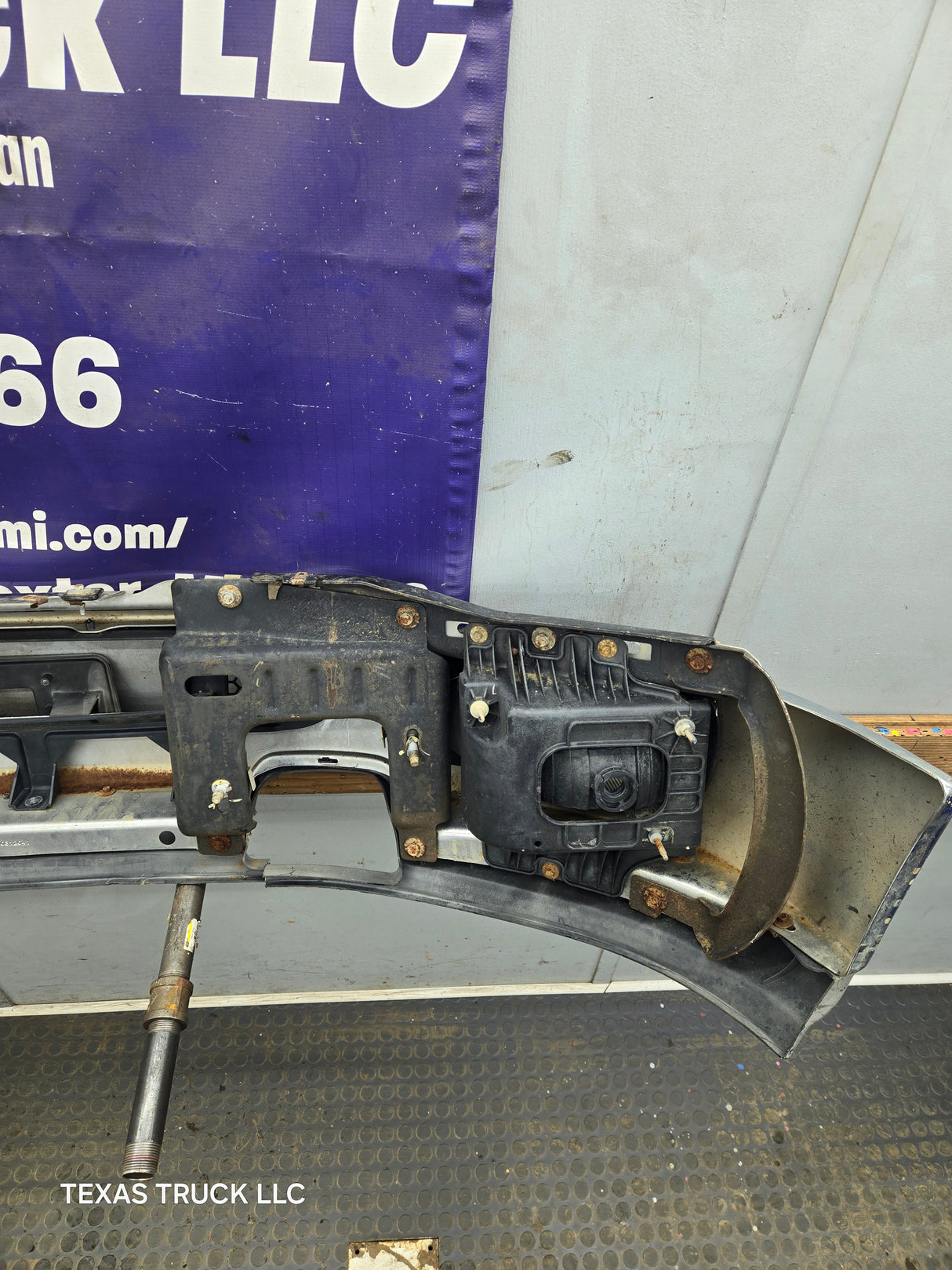 2004-2005 Ford F150 Front Bumper - Chrome