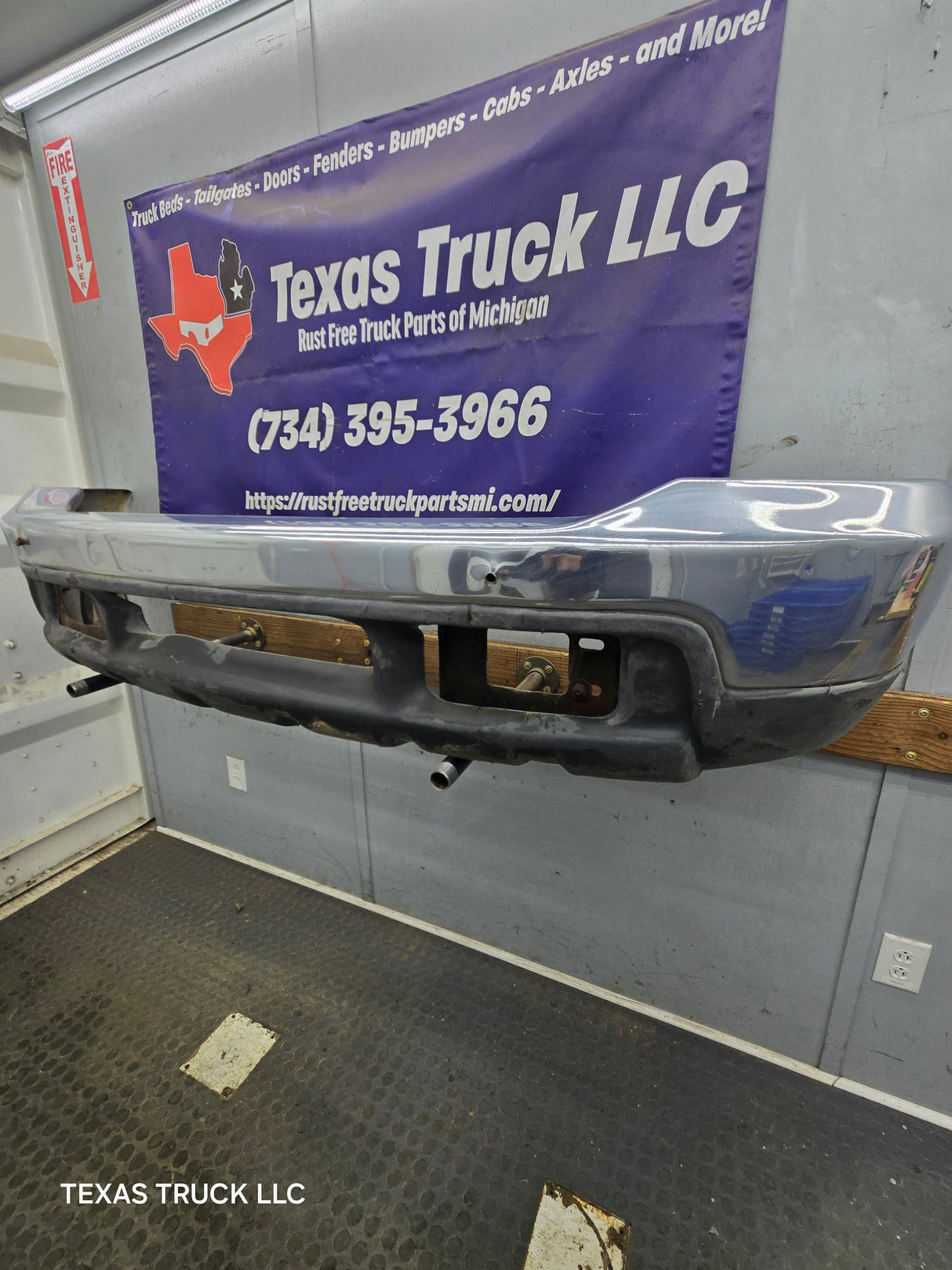 1999-2004 Ford Super Duty F250 F350 F450 F550 Excursion Front Bumper *Damage