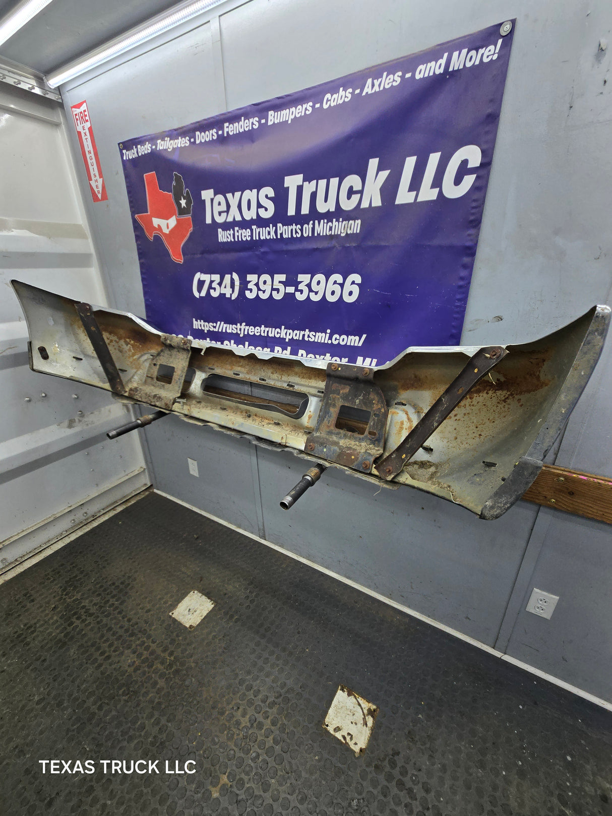 1999-2004 Ford Super Duty F250 F350 F450 F550 Excursion Front Bumper *Damage