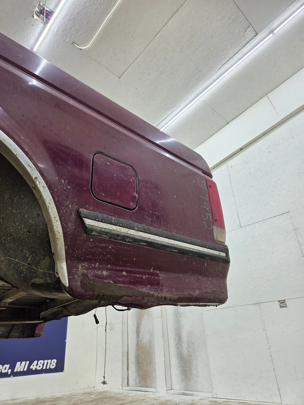 1987-1997 Ford F150 F250 F350 OBS 6' 9" Short Truck Bed