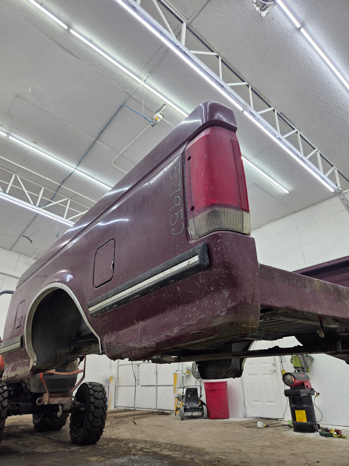 1987-1997 Ford F150 F250 F350 OBS 6' 9" Short Truck Bed